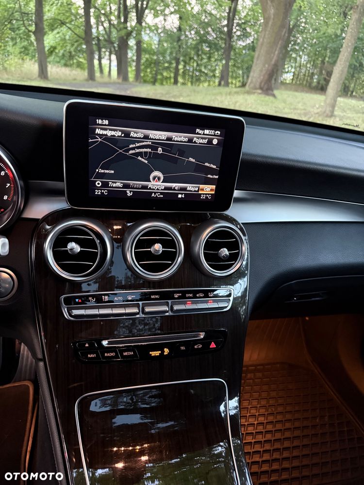 Mercedes-Benz GLC - 12