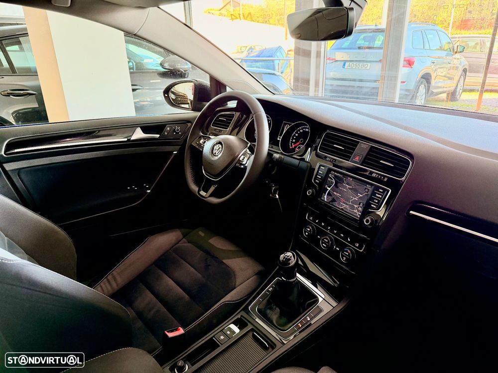 VW Golf 1.6 TDI Highline - 9