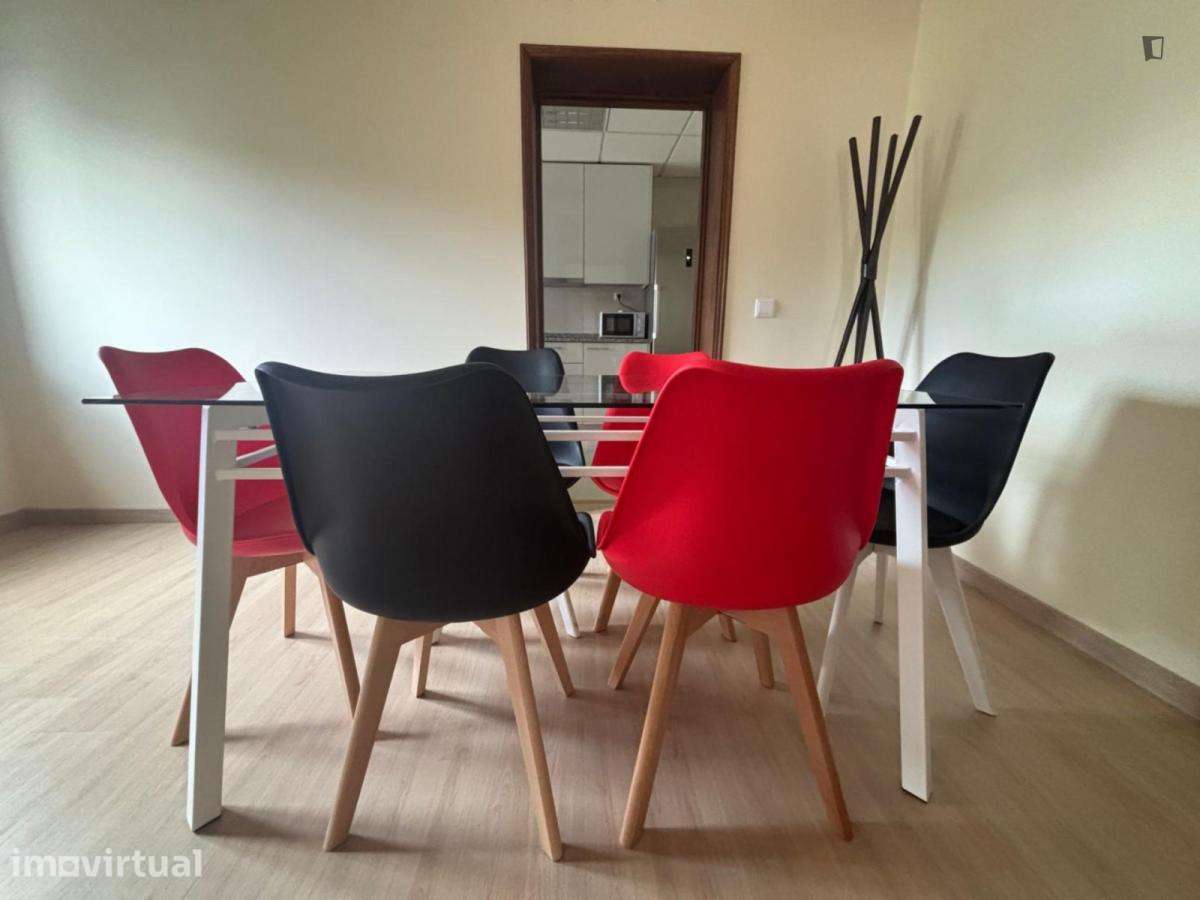 Quarto - localizado em Aveiro - Grande imagem: 2/5