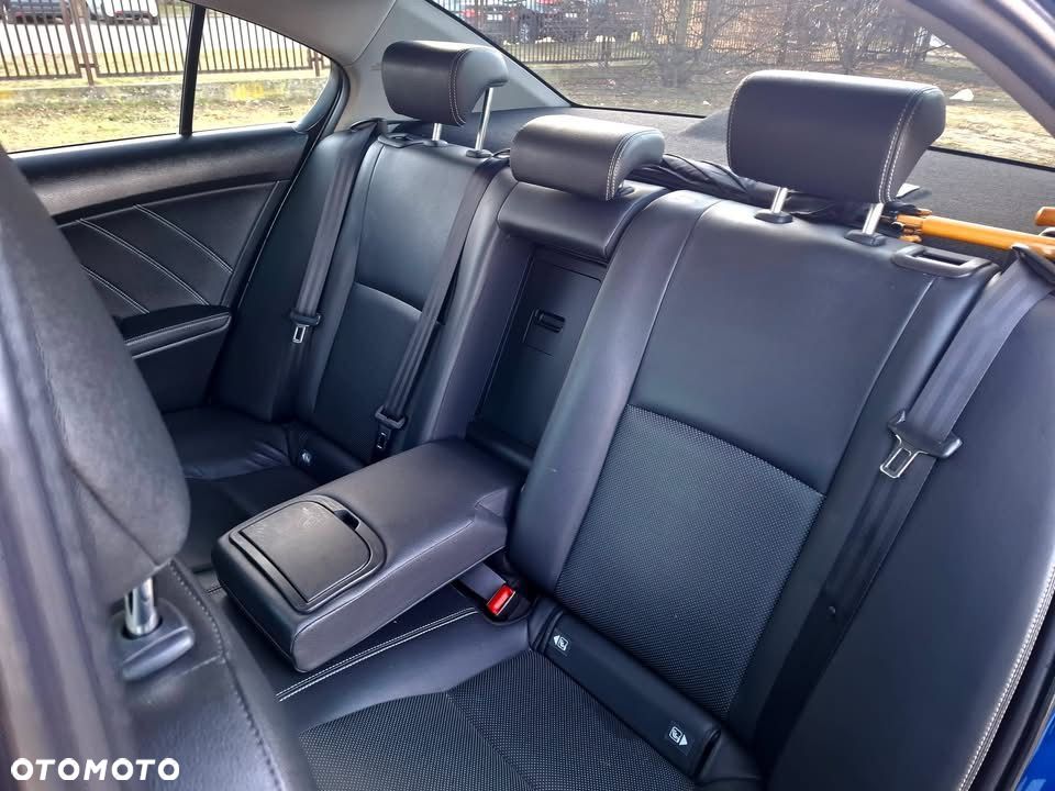 Toyota Avensis 2.0 Prestige MS - 10