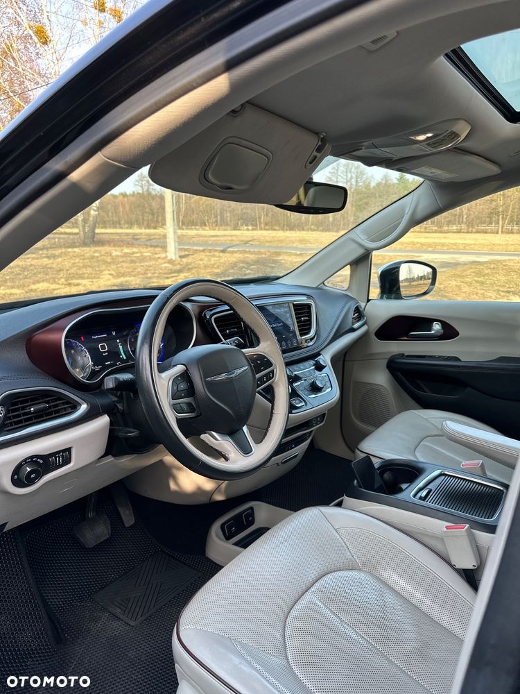 Chrysler Pacifica - 7