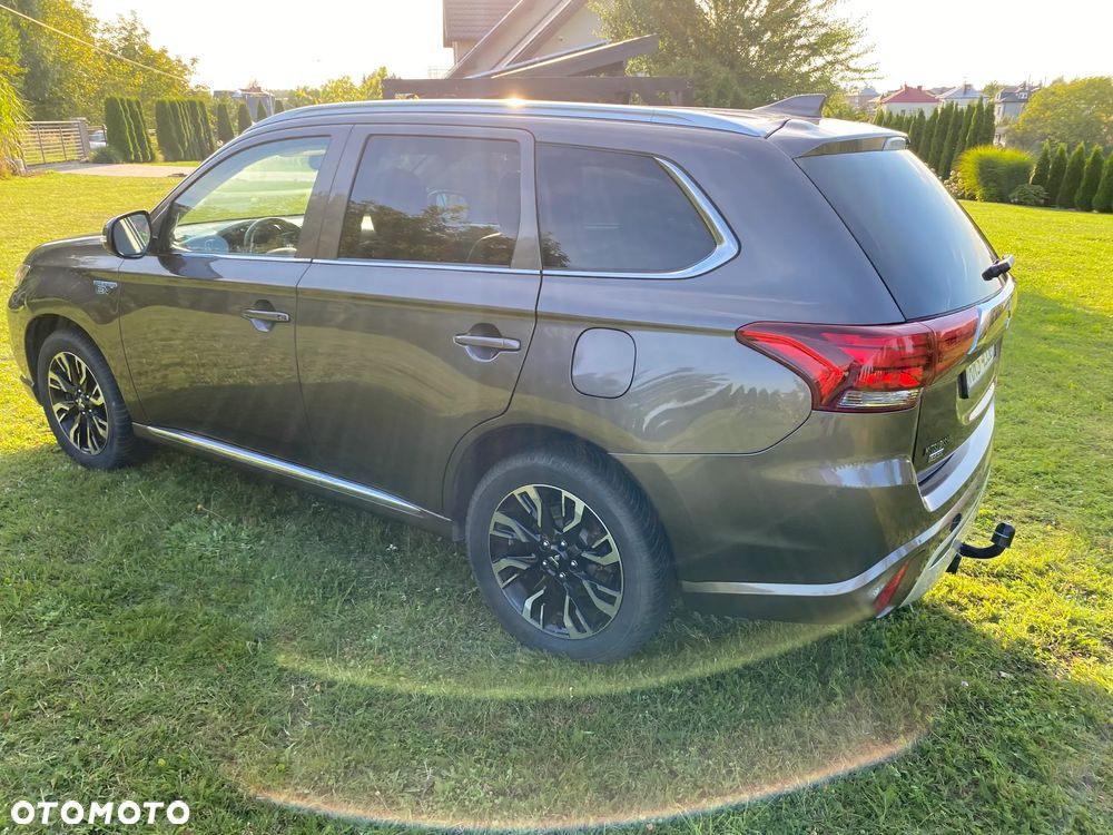Mitsubishi Outlander - 9