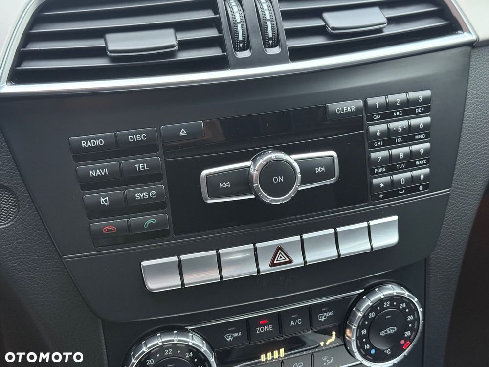 Mercedes-Benz Klasa C 300 CDI DPF 4Matic (BlueEFFICIENCY) 7G-TRONIC Avantgarde - 25