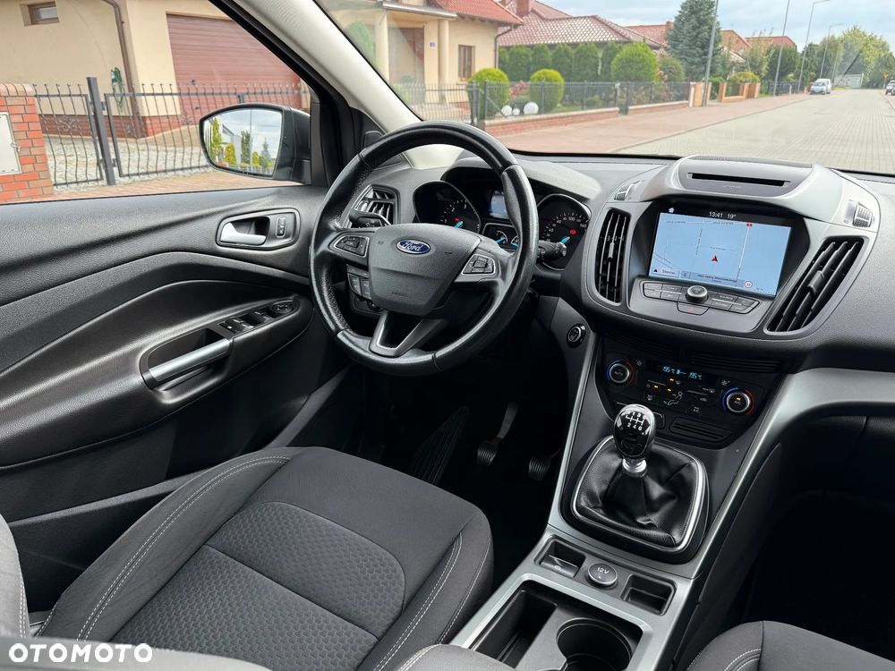 Ford Kuga - 25