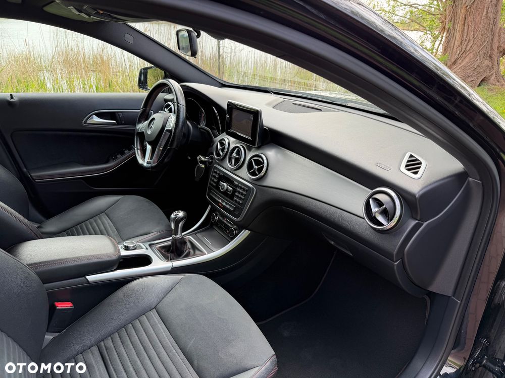 Mercedes-Benz GLA 200 AMG Line - 12