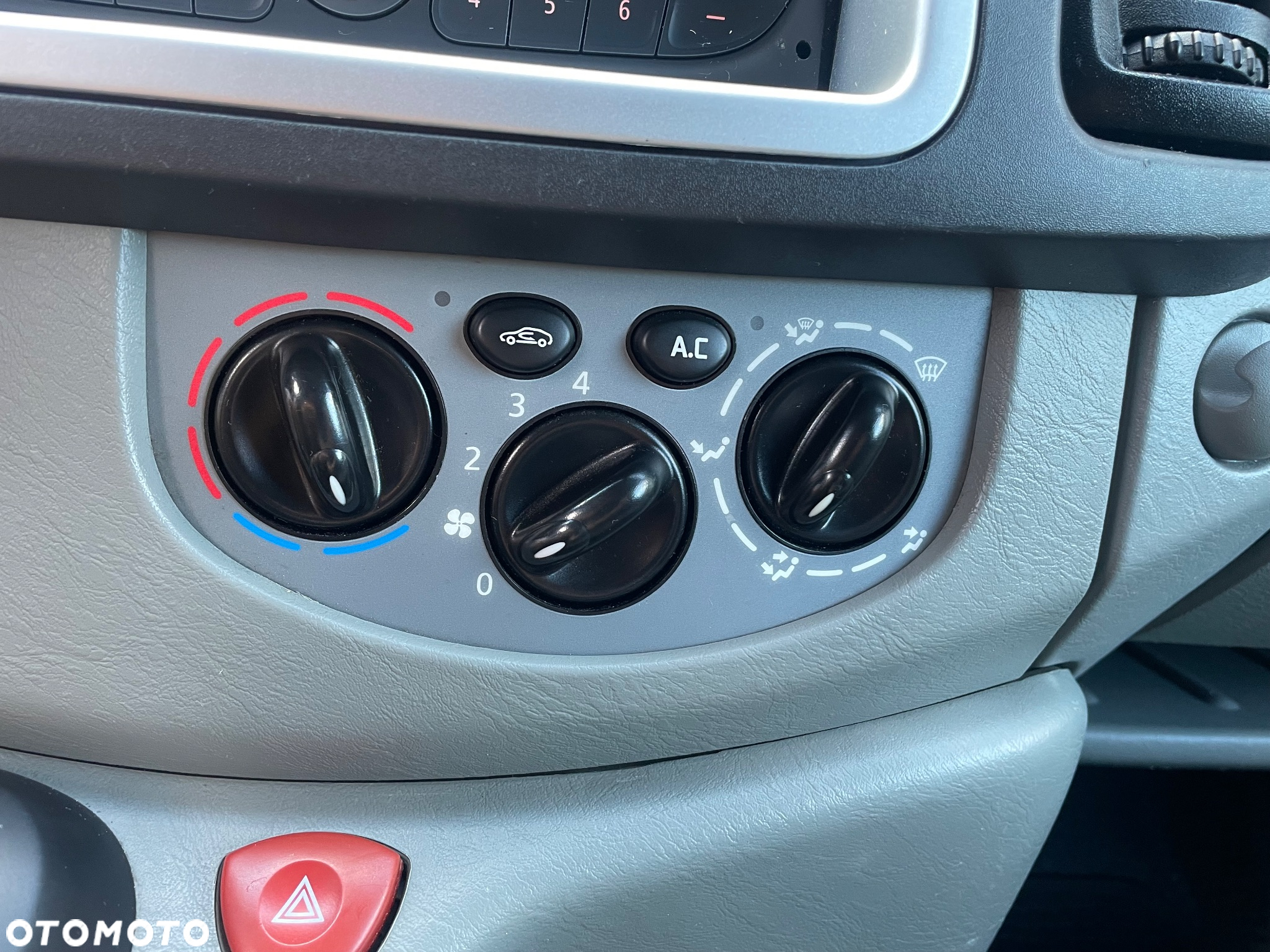 Opel Vivaro - 27