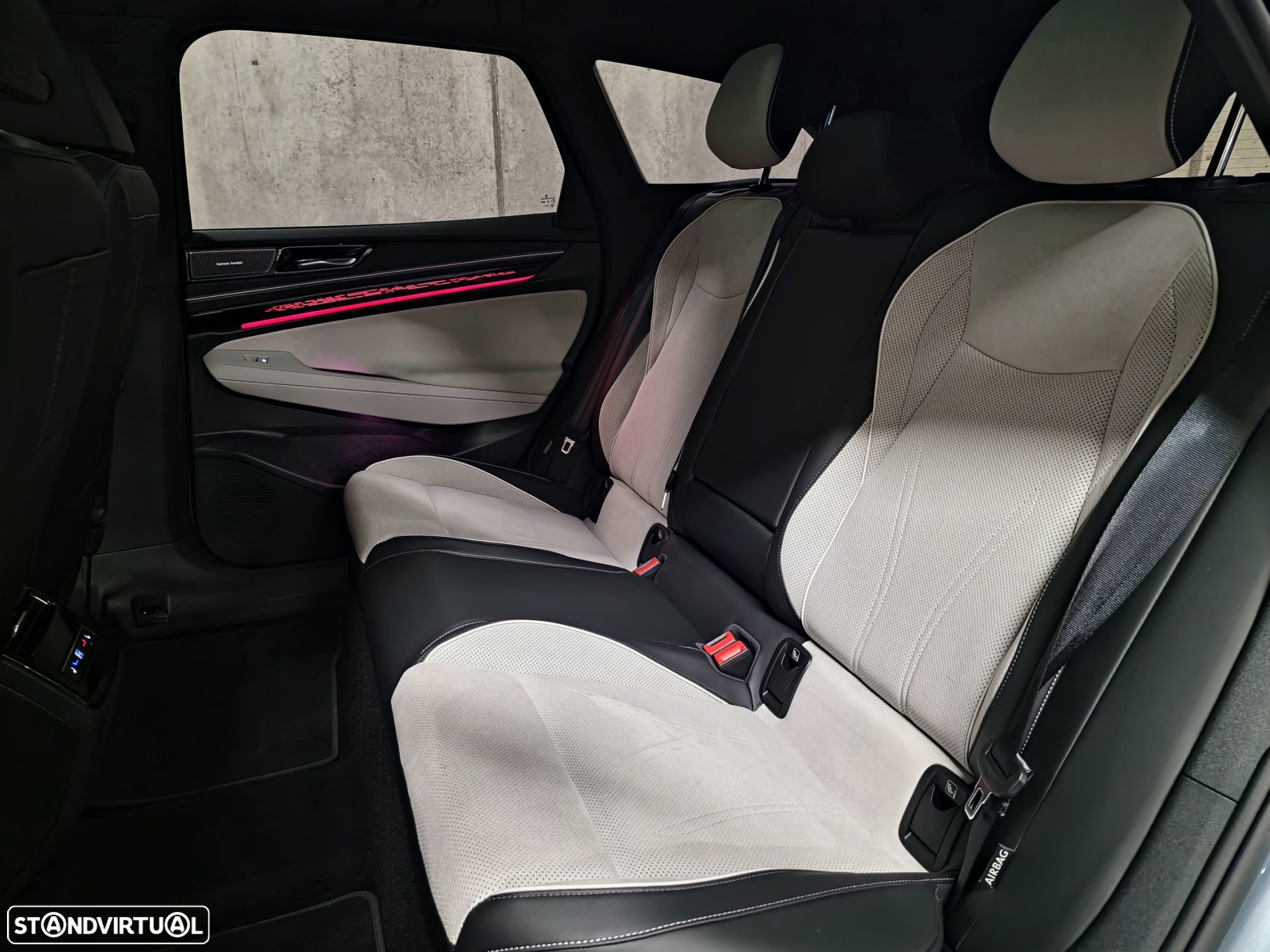 VW ID.7 Tourer 77 kWh Pro Urban - 44