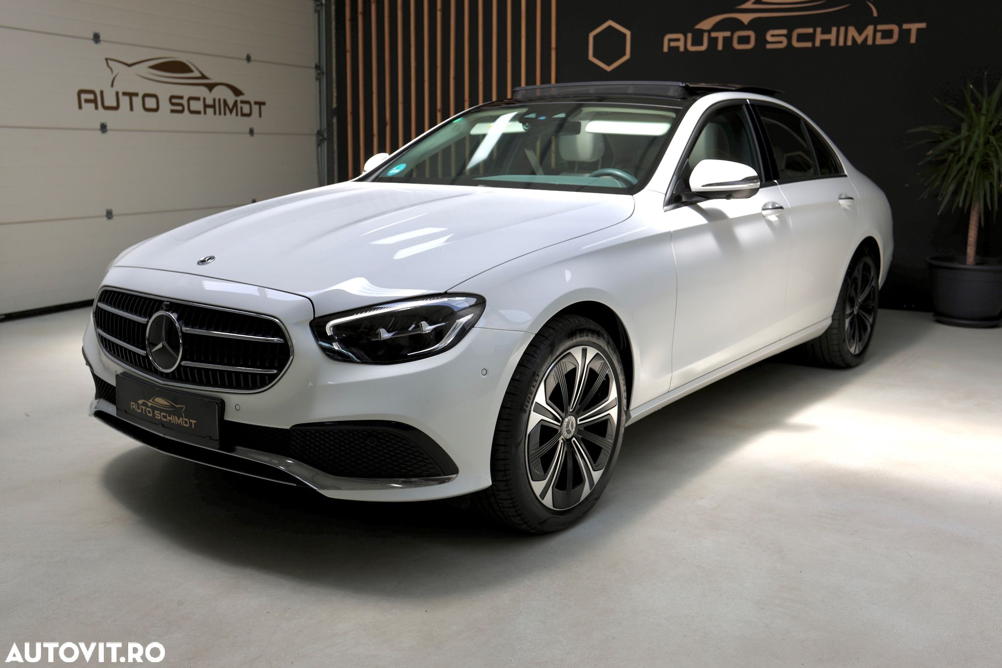 Mercedes-Benz E 300 d 4Matic 9G-TRONIC Exclusive - 1