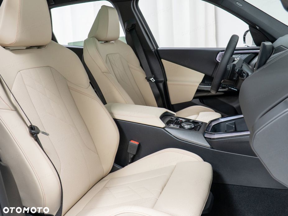 BMW X3 xDrive20 mHEV - 16