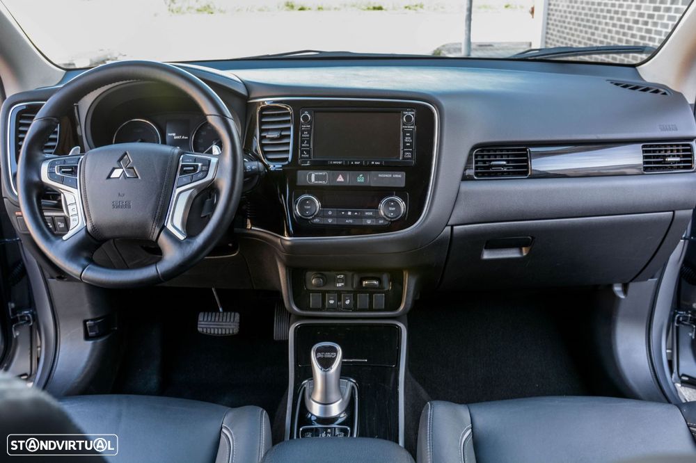 Mitsubishi Outlander 2.0 PHEV Intense - 11