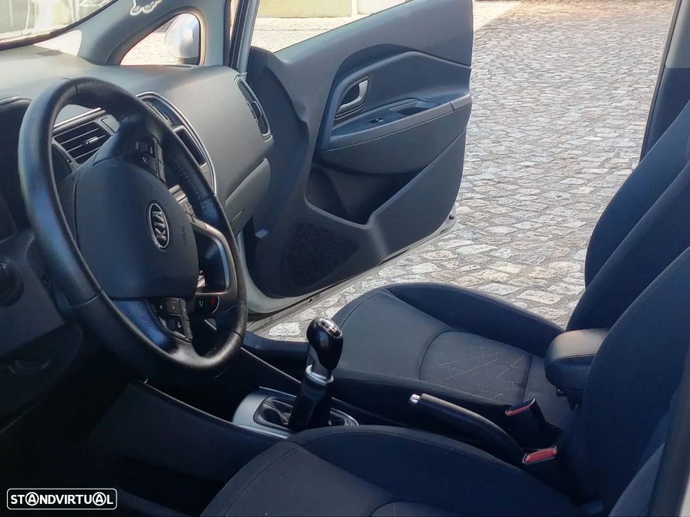 Kia Rio - 4