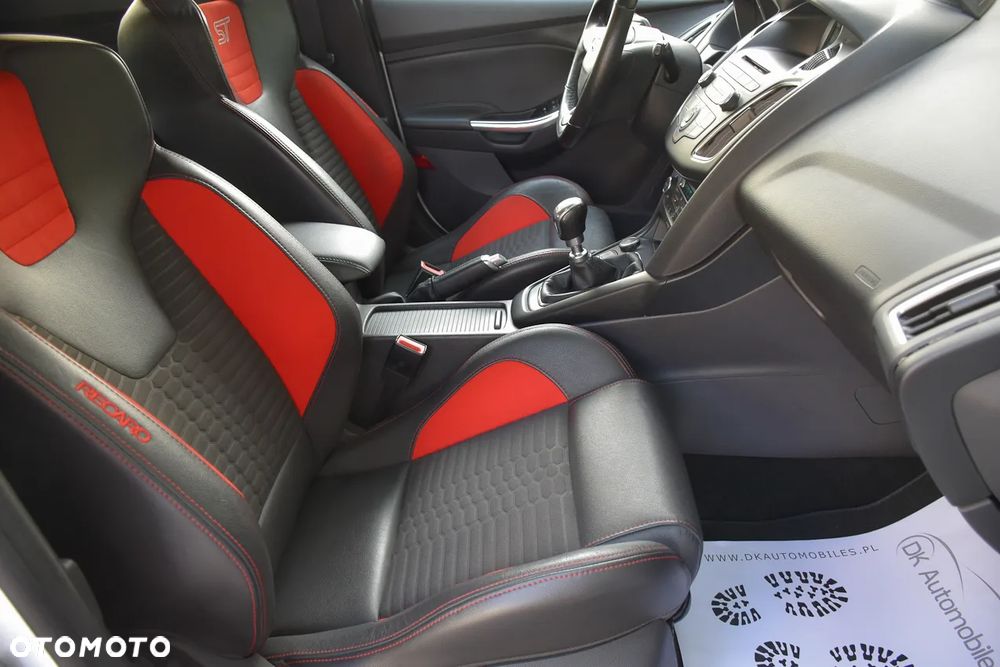 Ford Focus 2.0 EcoBoost ST mit Leder-Sport-Paket - 26