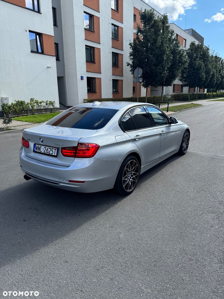 BMW Seria 3 328i Touring xDrive Sport Line - 3