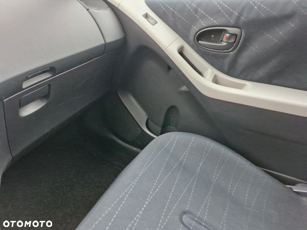 Toyota Yaris 1.0 Luna A/C - 4