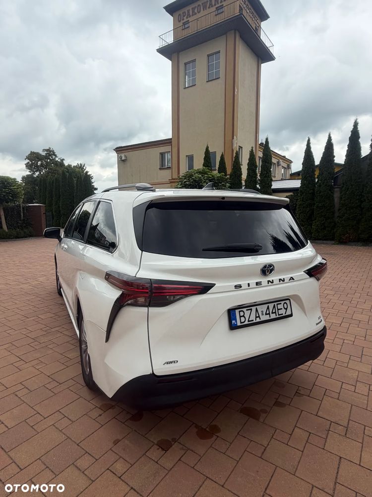 Toyota Sienna - 7