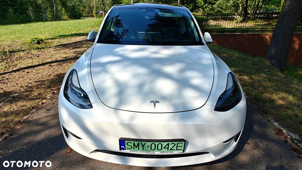 Tesla Model Y Long Range Dual Motor AWD - 11