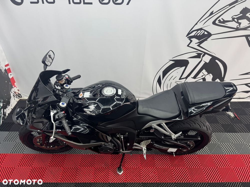 Honda CBR - 8