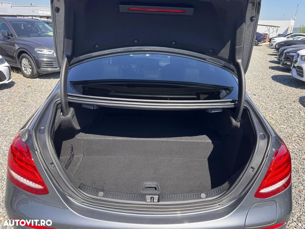 Mercedes-Benz E 300 Aut. - 36
