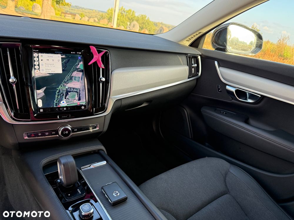 Volvo V90 D4 SCR AWD Momentum Pro - 24