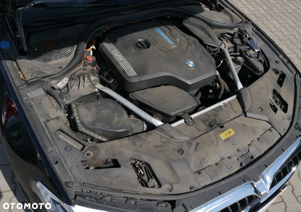 BMW Seria 5 530e - 23