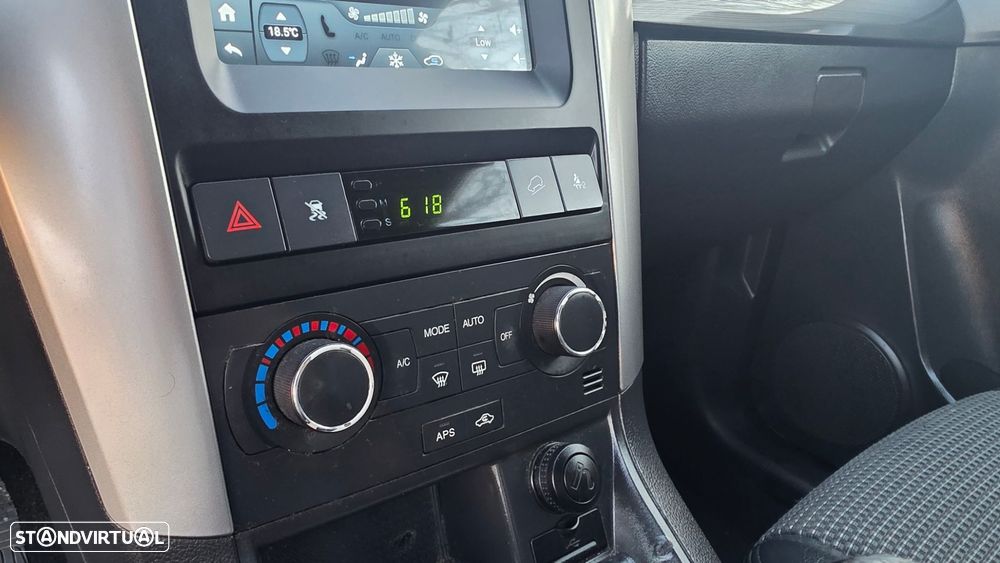 Chevrolet Captiva 2.0 VCDi LT 7L - 23