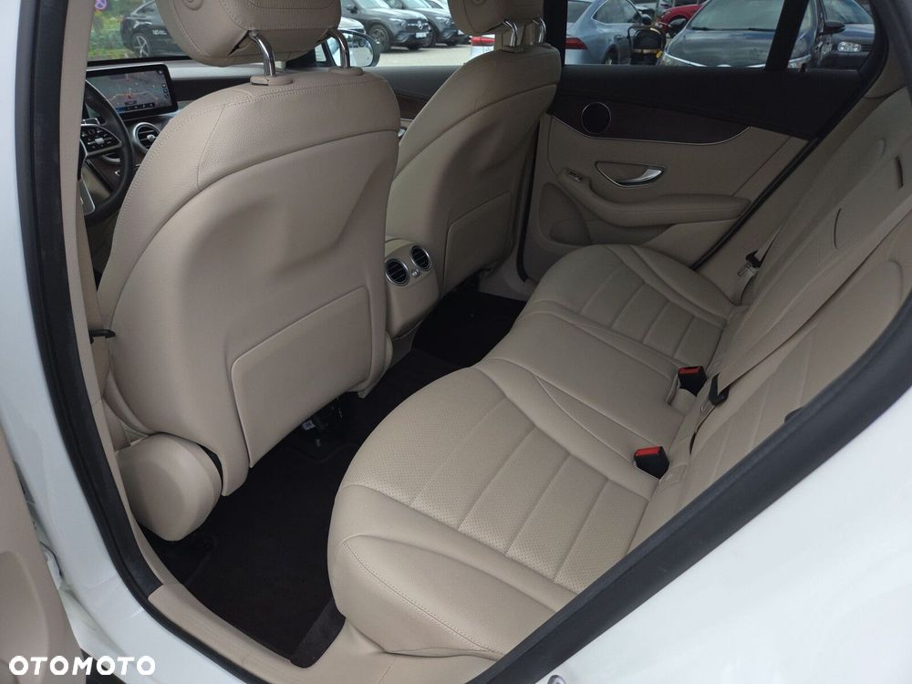 Mercedes-Benz GLC - 21