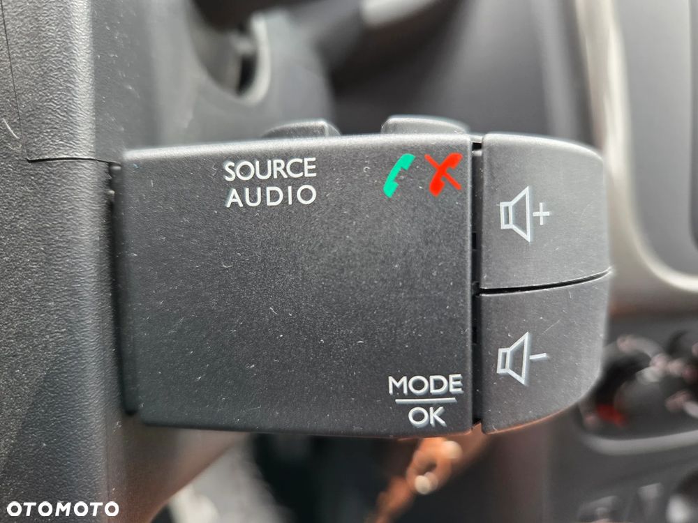 Dacia Sandero TCe 90 Celebration - 25