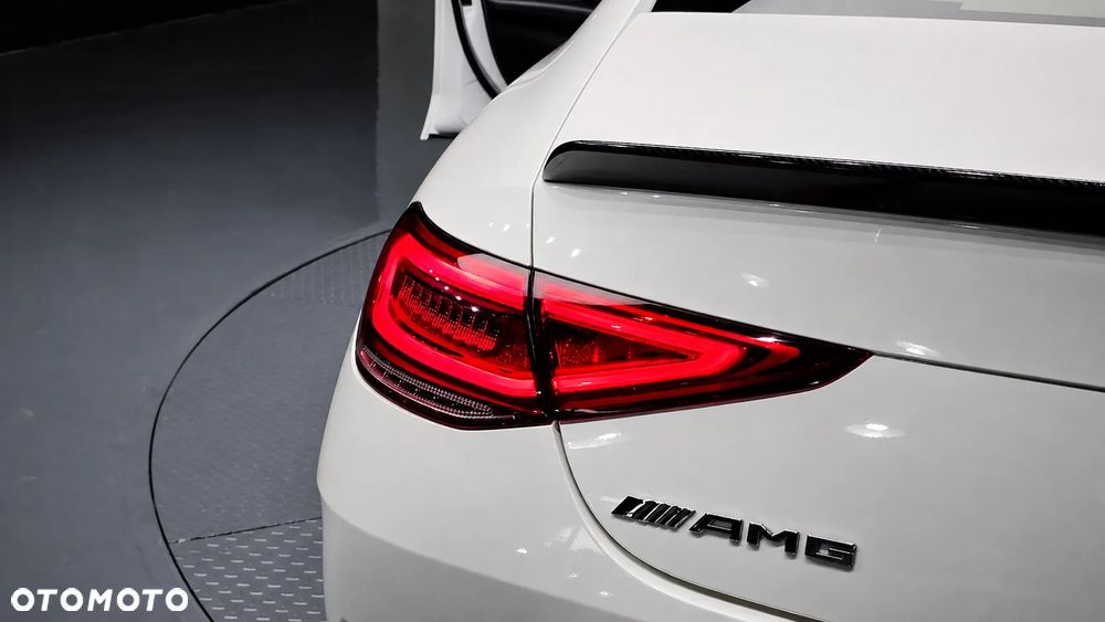 Mercedes-Benz CLS - 6