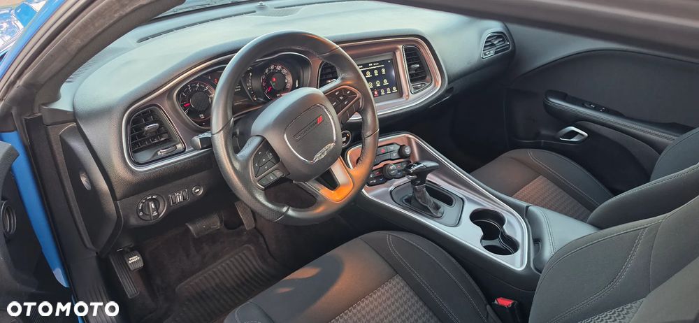 Dodge Challenger - 11