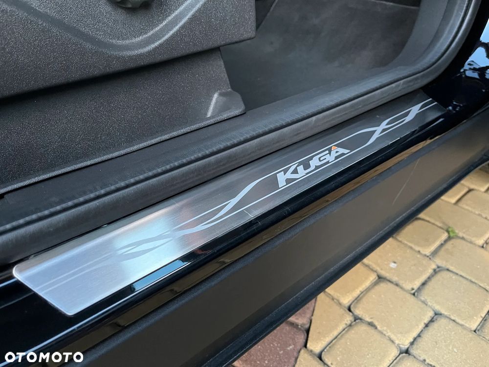 Ford Kuga 2.0 TDCi 4x4 Titanium - 37