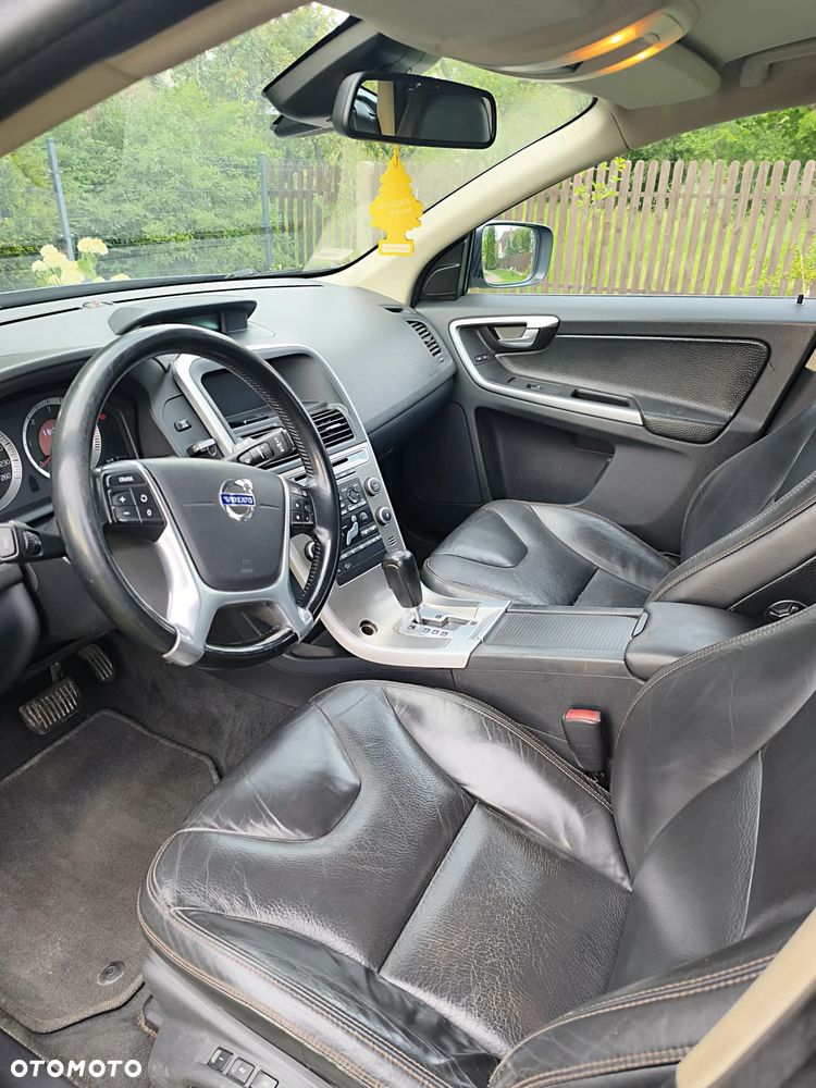Volvo XC 60 D5 AWD - 8