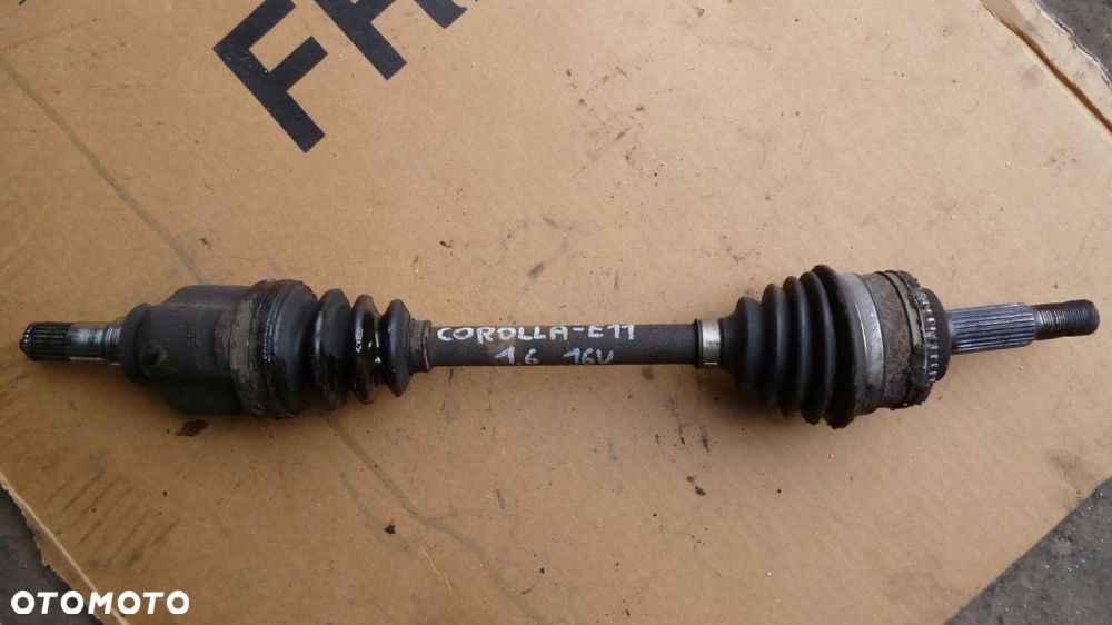 TOYOTA COROLLA E11 1.6 16V PÓŁOŚ LEWA KRÓTKA