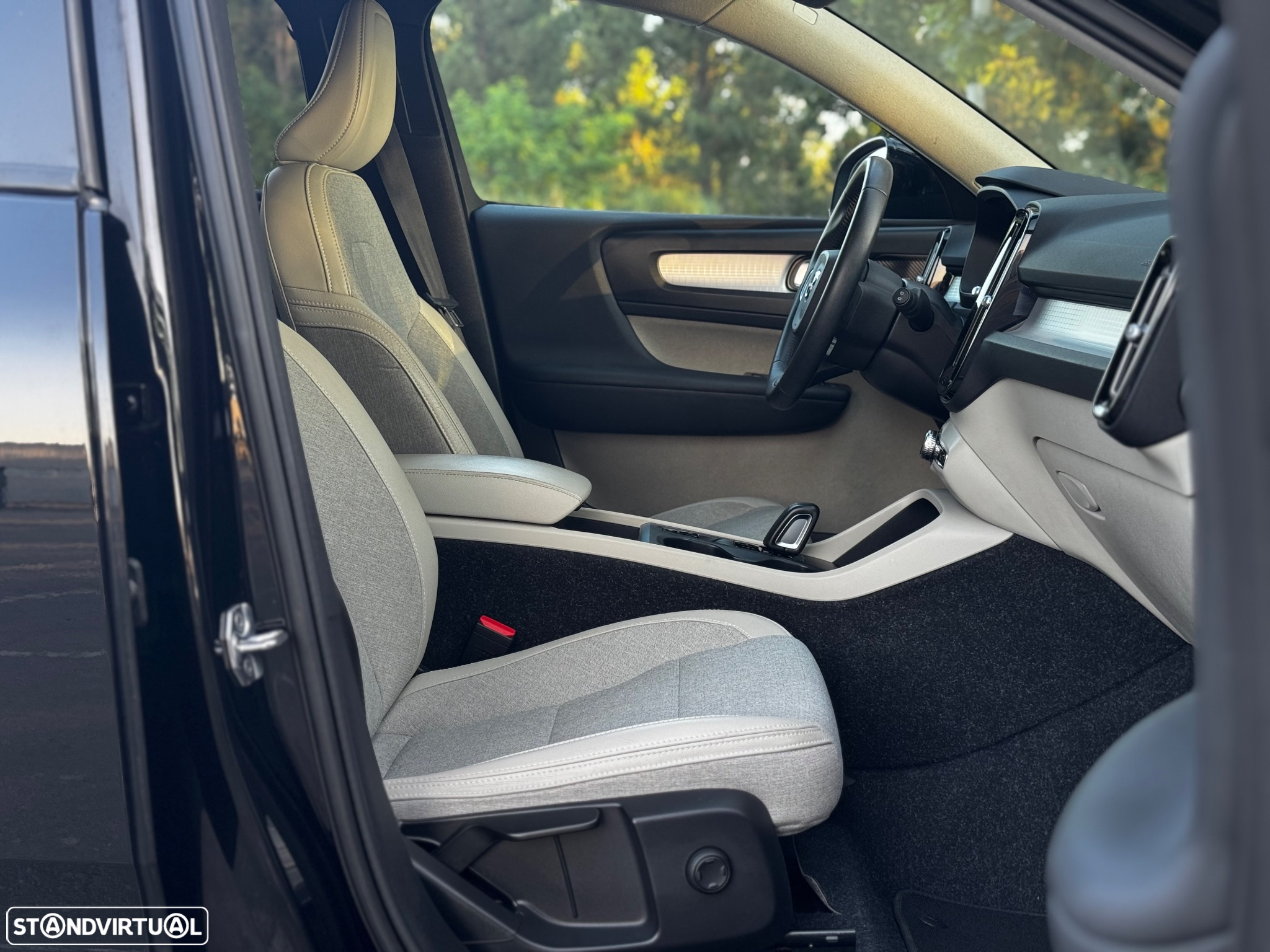 Volvo XC 40 1.5 T5 PHEV Momentum Plus - 9
