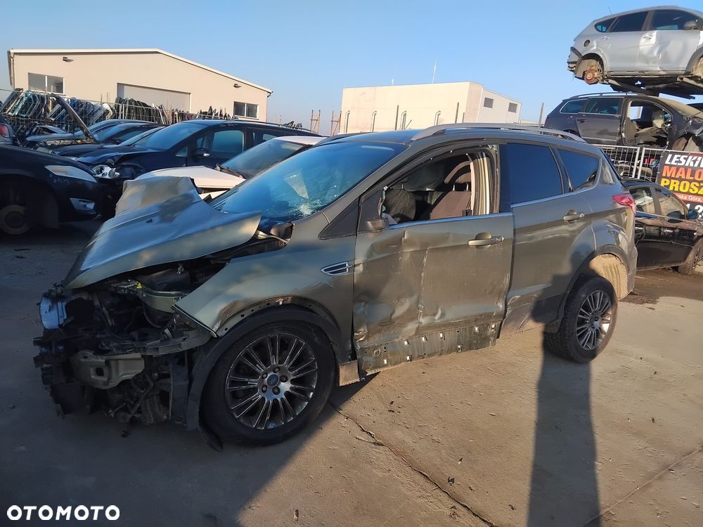 Ford Kuga mk2 z silnikiem 1,6 EcoBoost SCTI 150 PS i skrzynią manualną 6 bieg lakier kod JD - 1