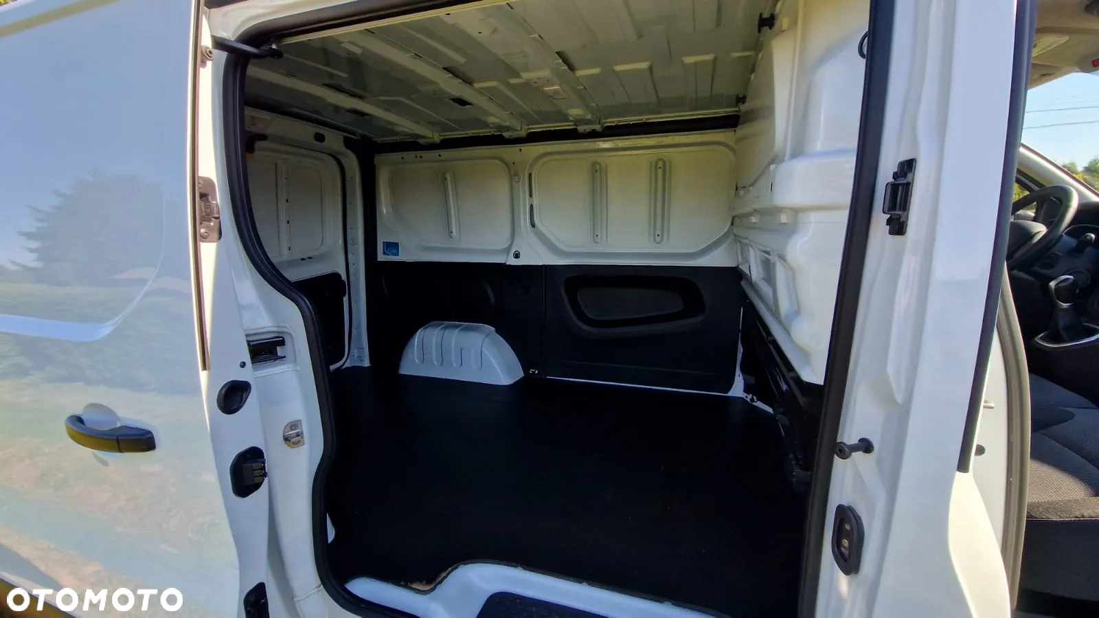 Renault Trafic - 25