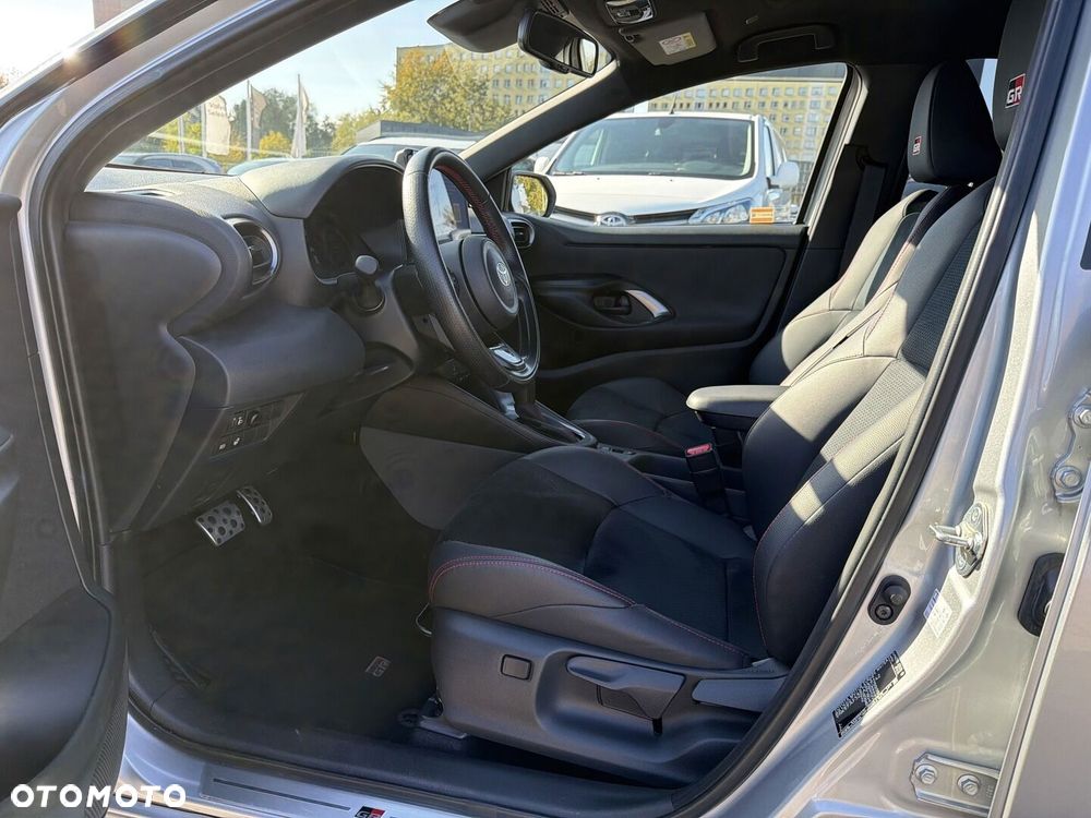 Toyota Yaris - 16