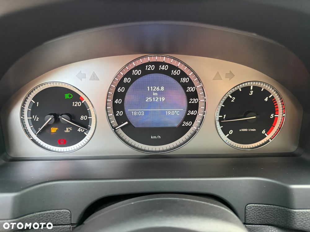 Mercedes-Benz Klasa C 250 CDI Avantgarde Edition - 33