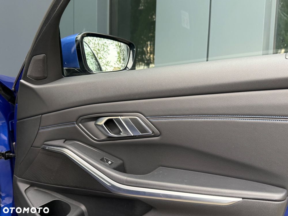 BMW Seria 3 330i M Sport sport - 24