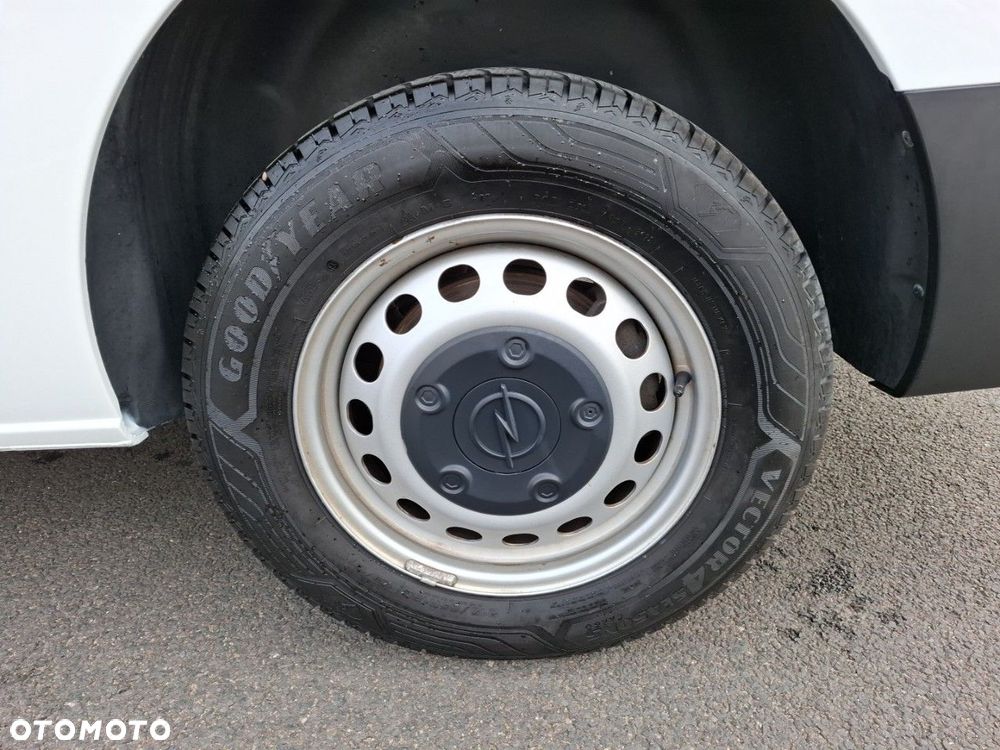 Opel Vivaro - 11