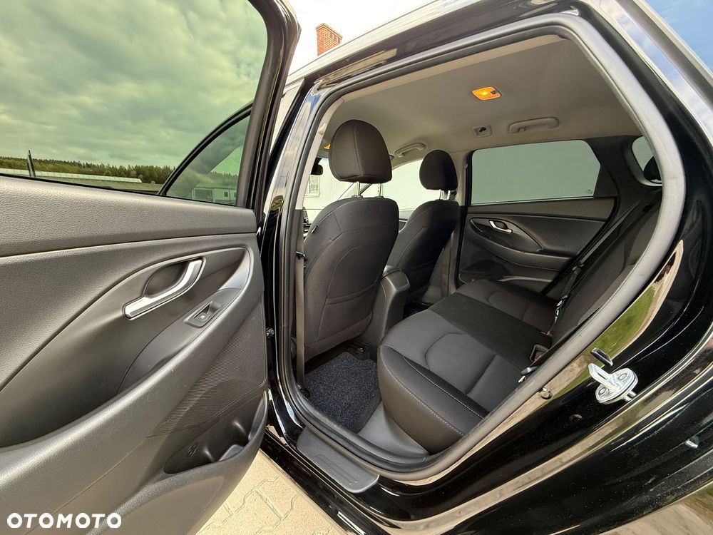 Hyundai i30 1.6 D Comfort DCT - 18