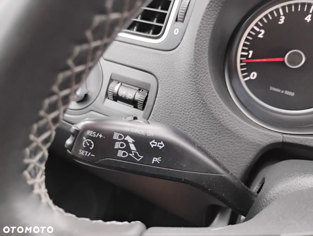 Volkswagen Polo 1.4 16V Comfortline - 22