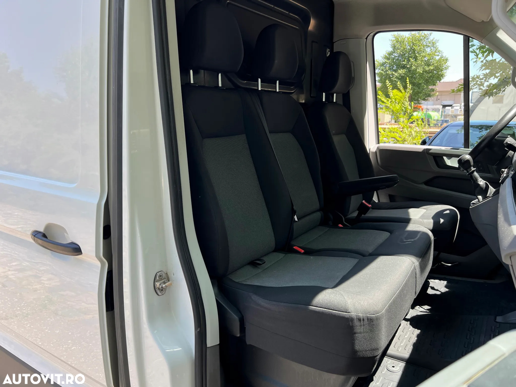 Volkswagen Crafter Furgon Maxi L5H3 - 16