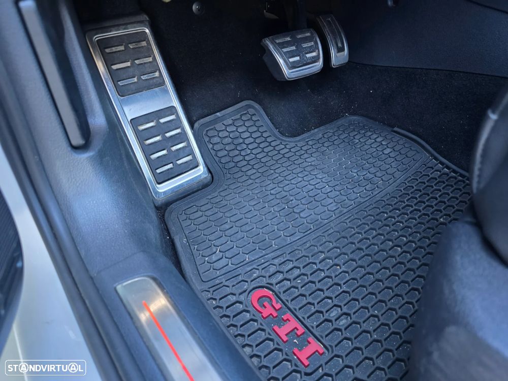 VW Golf 2.0 TSi GTi DSG Performance - 17