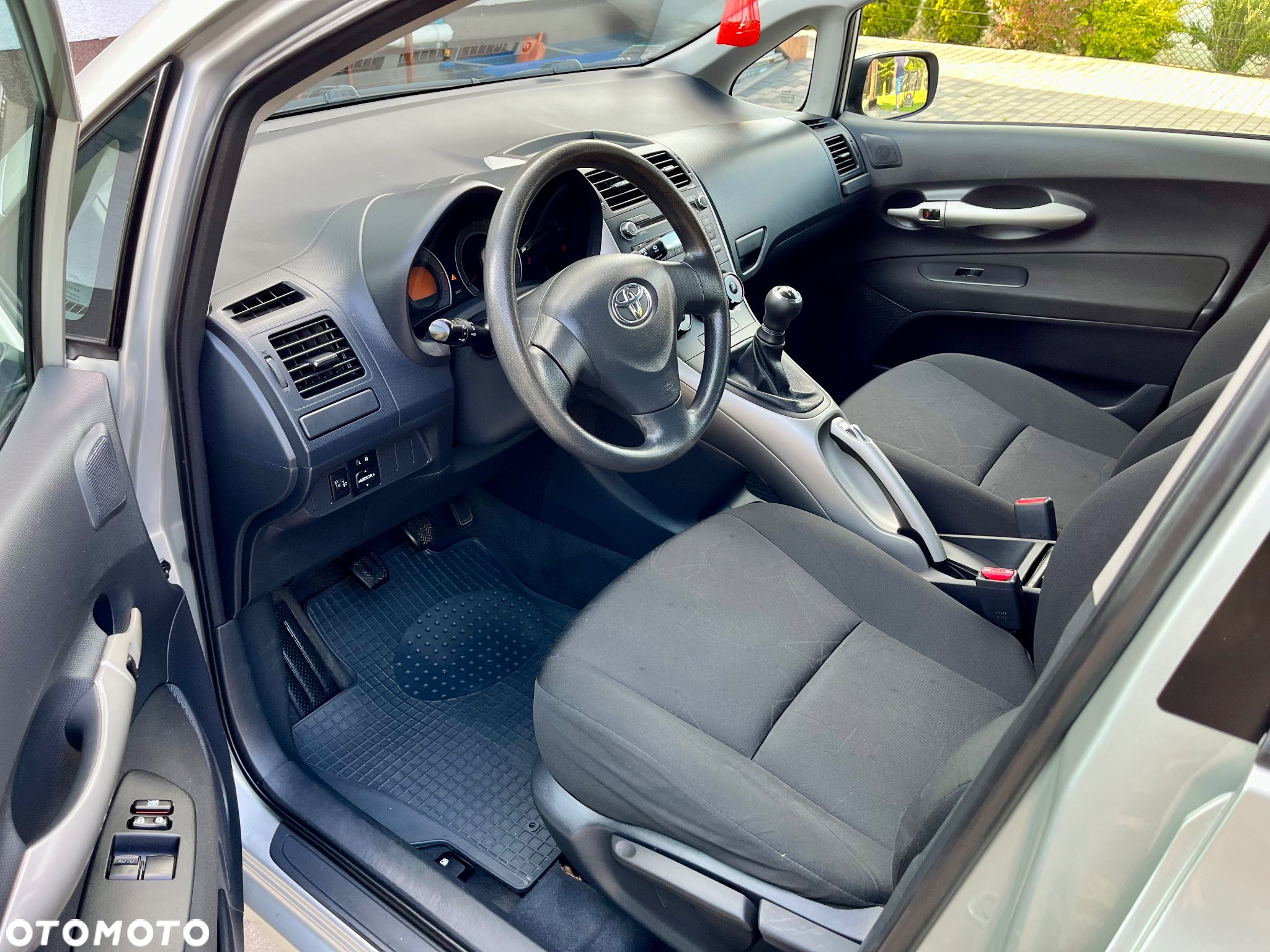 Toyota Auris 1.4 VVT-i Terra - 6