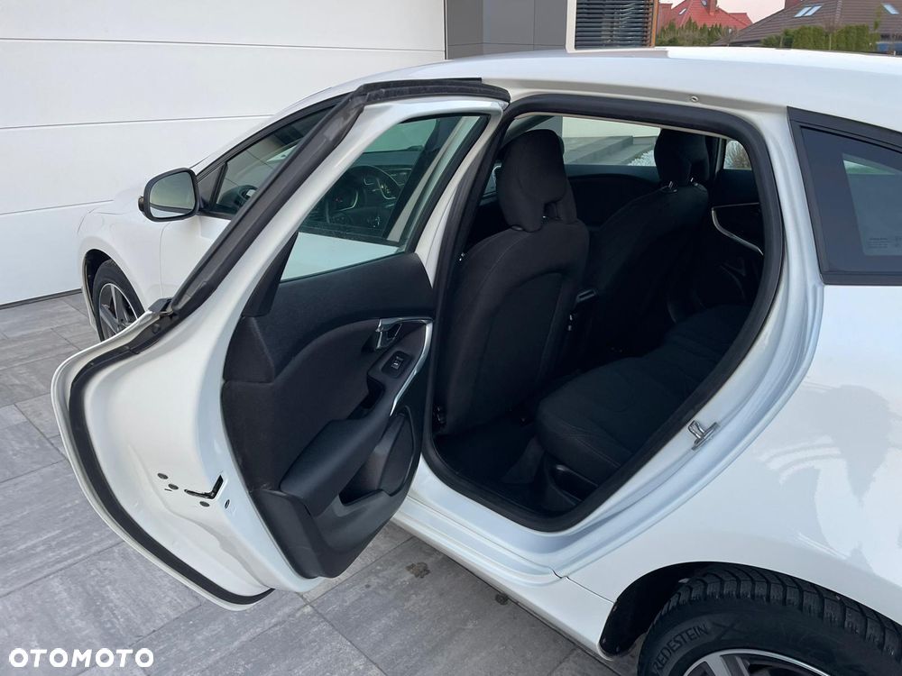 Volvo V40 D2 Summum - 17