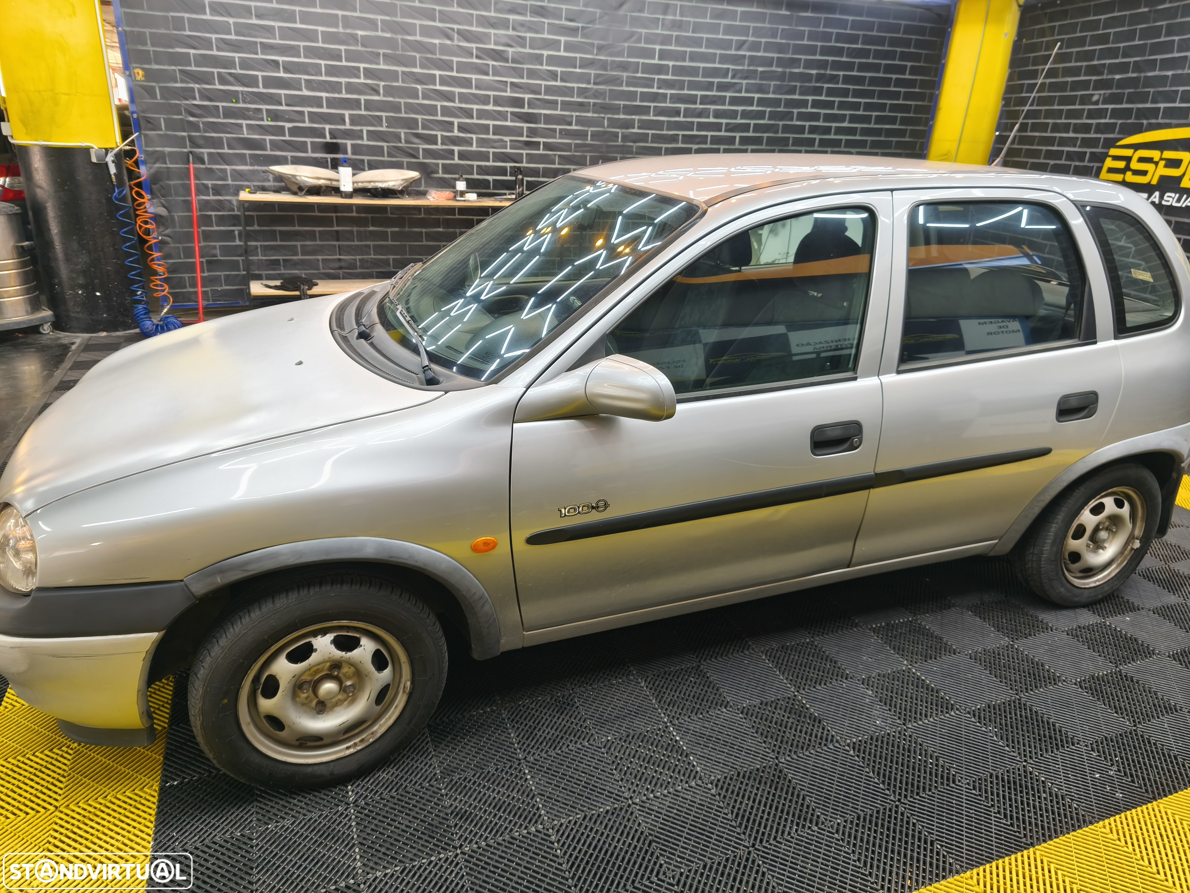 Opel Corsa 1.2 16V 100 - 4