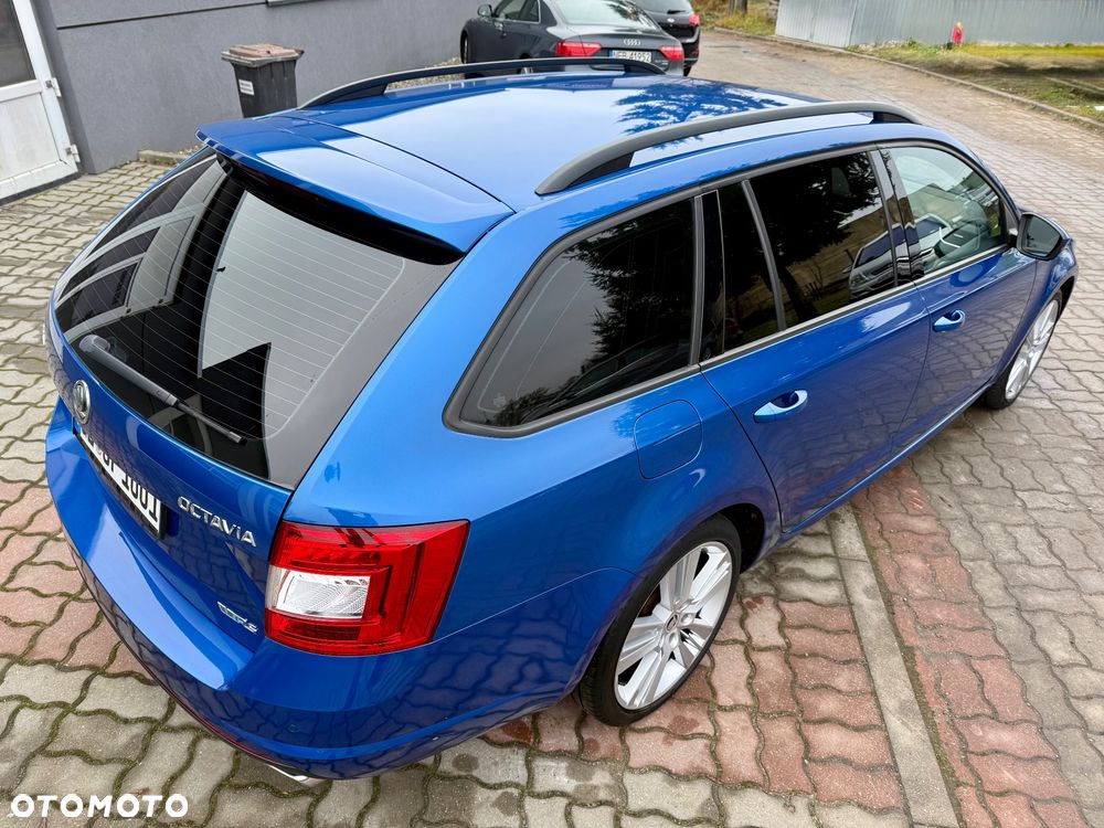 Skoda Octavia 2.0 TDI DSG RS - 10