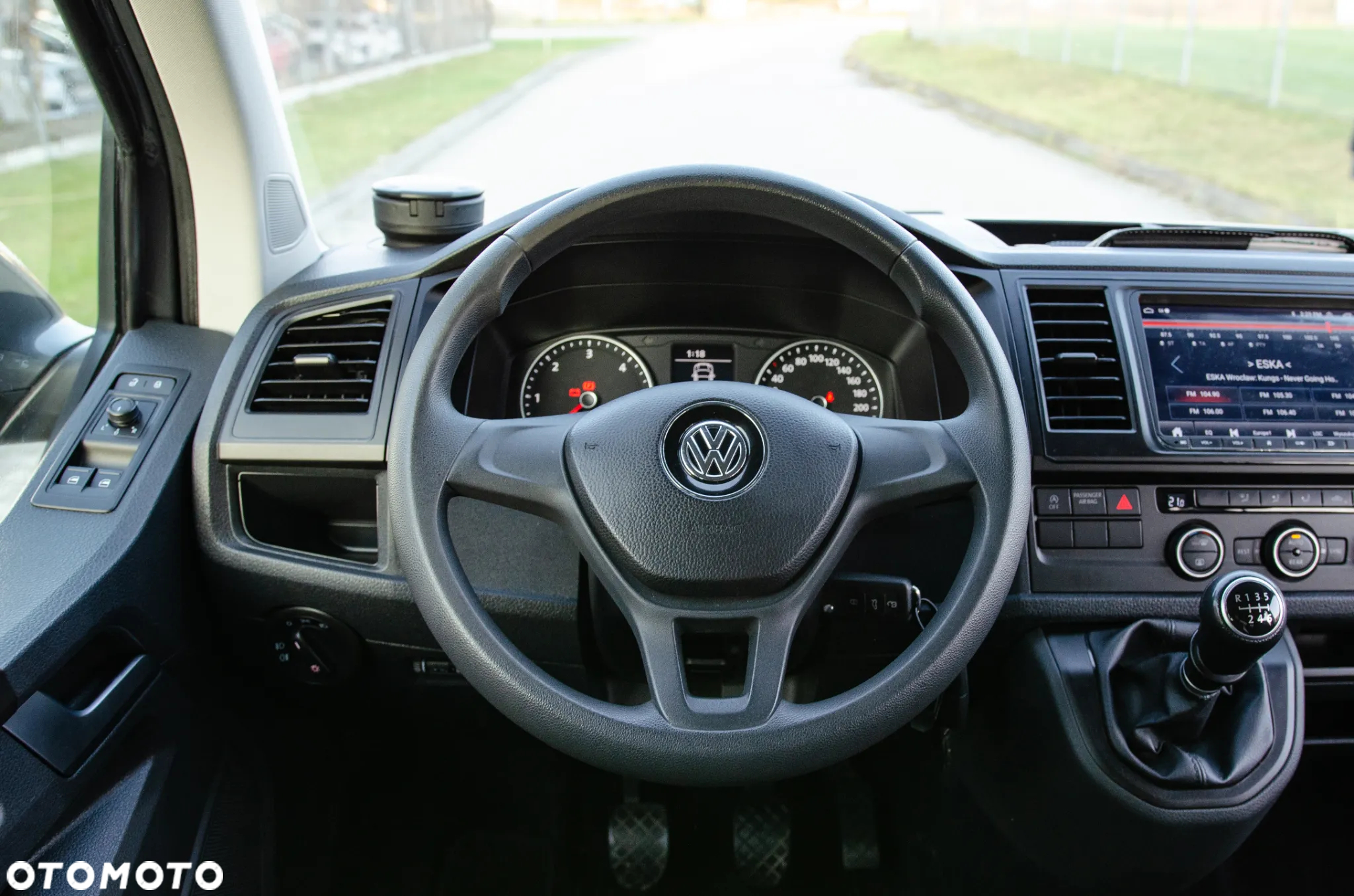 Volkswagen Caravelle - 21