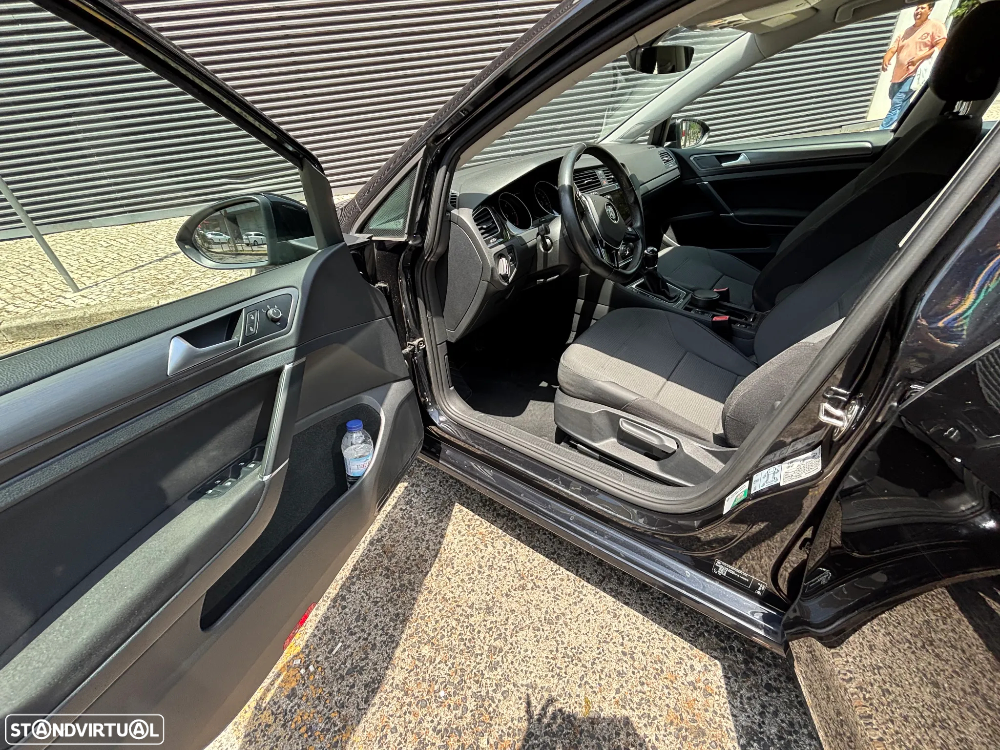 VW Golf 1.6 TDI Confortline - 9