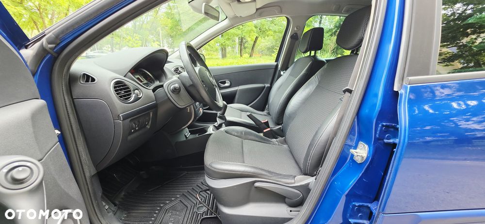 Renault Clio - 8